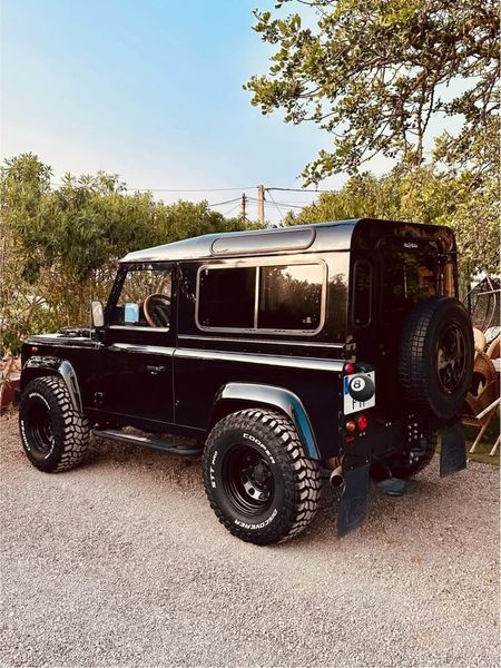 Land Rover Defender • 2007 • 185,000 km 3