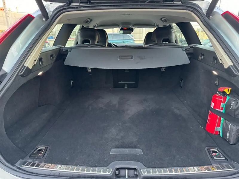 Volvo V90 • 2019 • 79,000 km 12