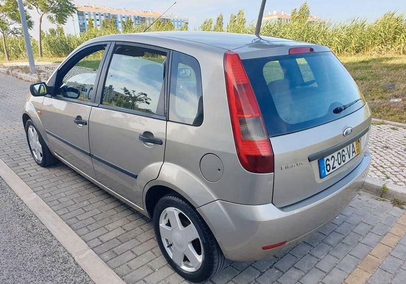 Ford Fiesta • 2003 • 170,000 km 3