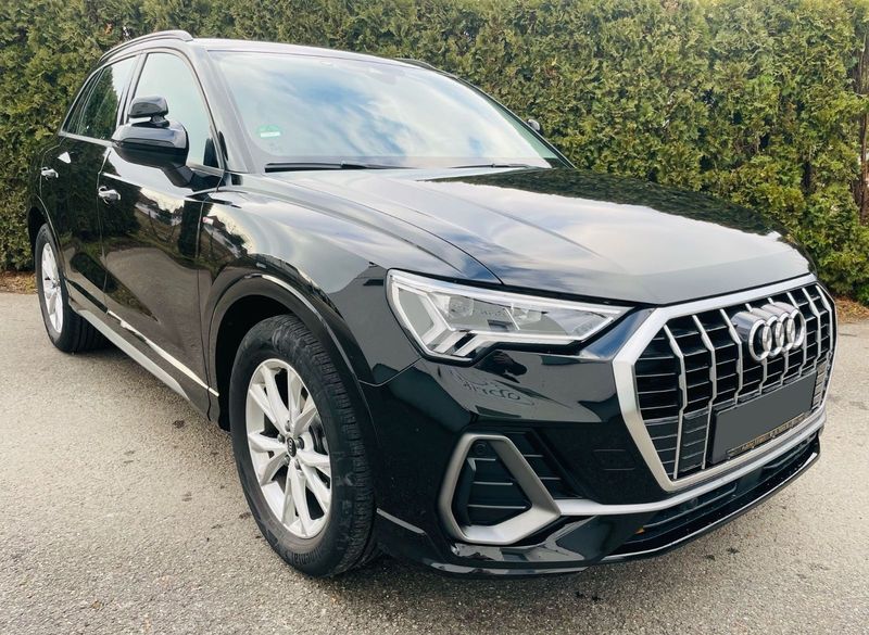 Audi Q3 • 2023 • 59,990 km 3