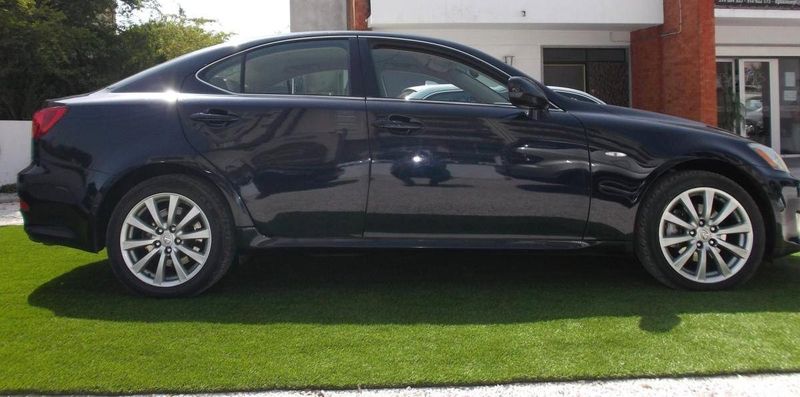 Lexus IS 200 • 2008 • 205,000 km 1