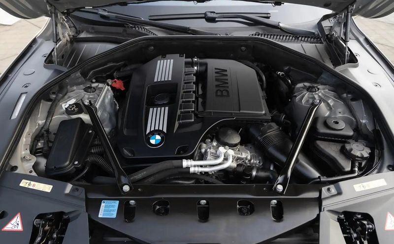 BMW 7 Series • 2009 • 182,000 km 11