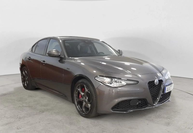 Alfa Romeo Giulia • 2023 • 18,800 km 7