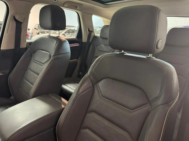 Volkswagen Touareg • 2021 • 96,000 km 13