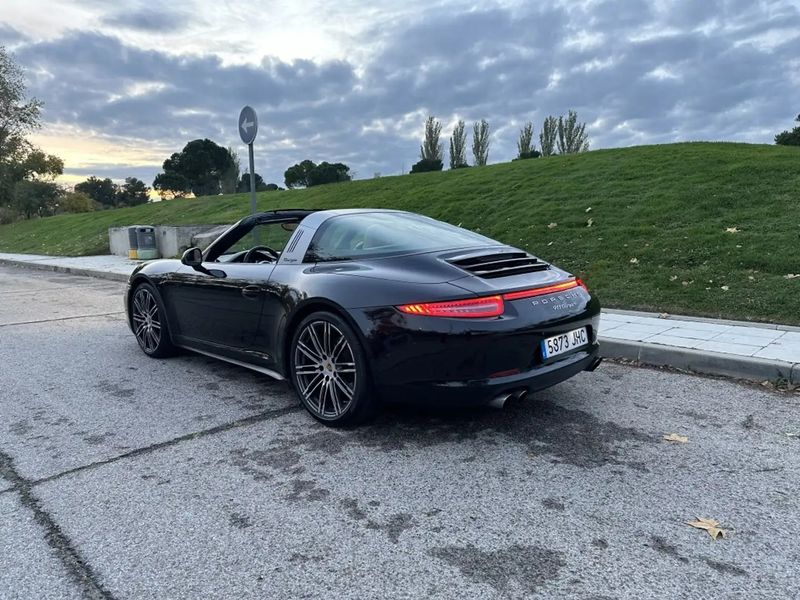 Porsche 911 • 2015 • 133,000 km 2