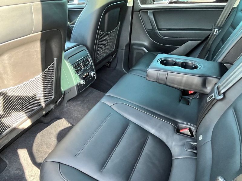 Volkswagen Touareg • 2014 • 135,000 km 6