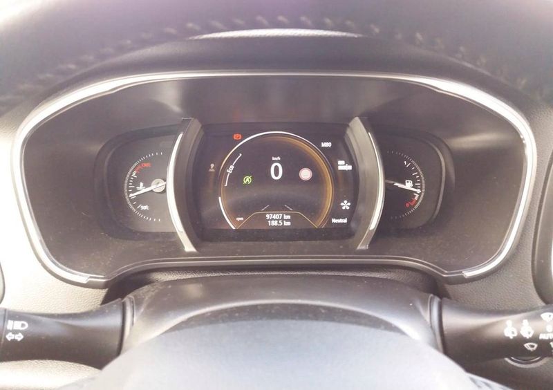 Renault Mégane • 2018 • 99,999 km 8