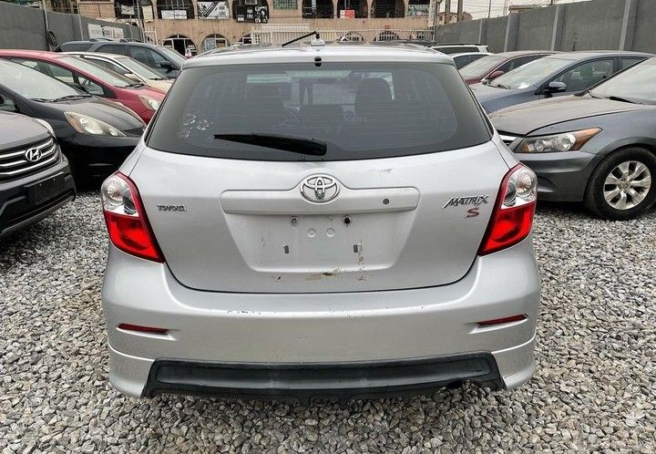 Toyota Matrix • 2012 • 21 km 3