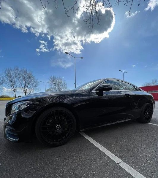Mercedes-Benz E • 2018 • 128,000 km 6