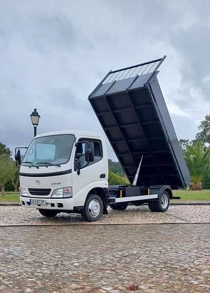 Toyota Dyna • 2006 • 90,000 km 3