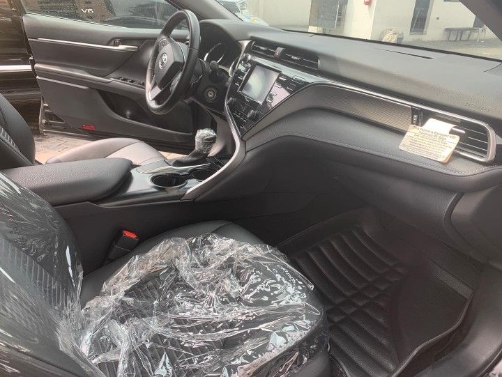 Toyota Camry • 2020 • 2 km 3