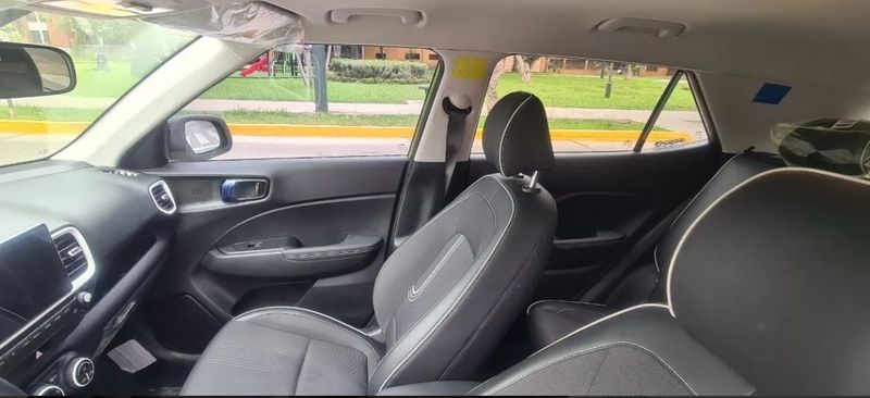 Hyundai Venue • 2020 • 70,000 km 6