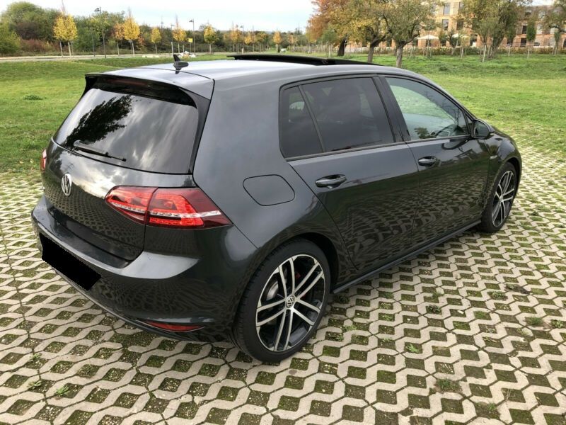 Volkswagen Golf • 2015 • 169,000 km 12