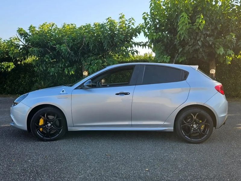 Alfa Romeo Giulietta • 2019 • 50,000 km 4