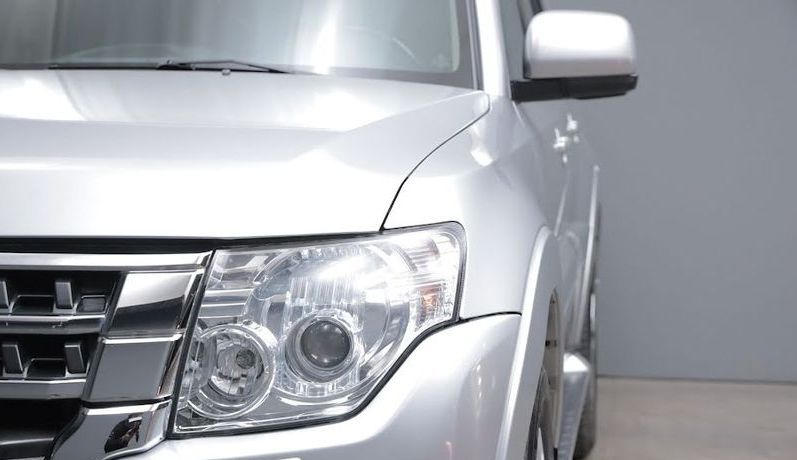 Mitsubishi Pajero • 2018 • 96,000 km 4