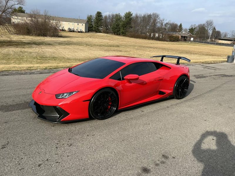 Lamborghini Huracan • 2015 • 14,536 km 2