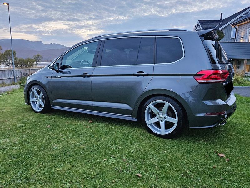 Volkswagen Touran • 2017 • 72,300 km 5