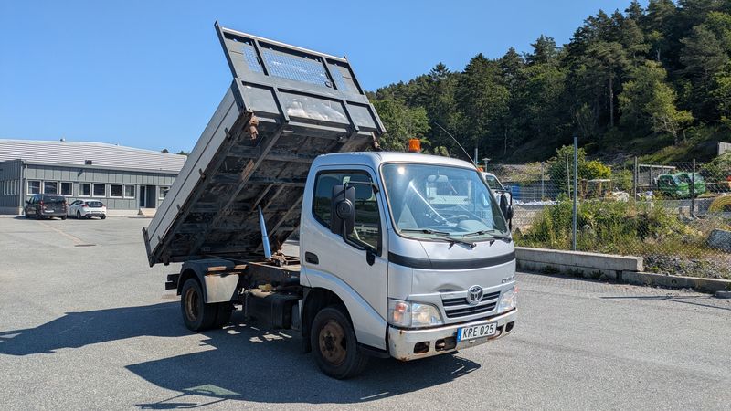 Toyota Dyna • 2010 • 154,000 km 2