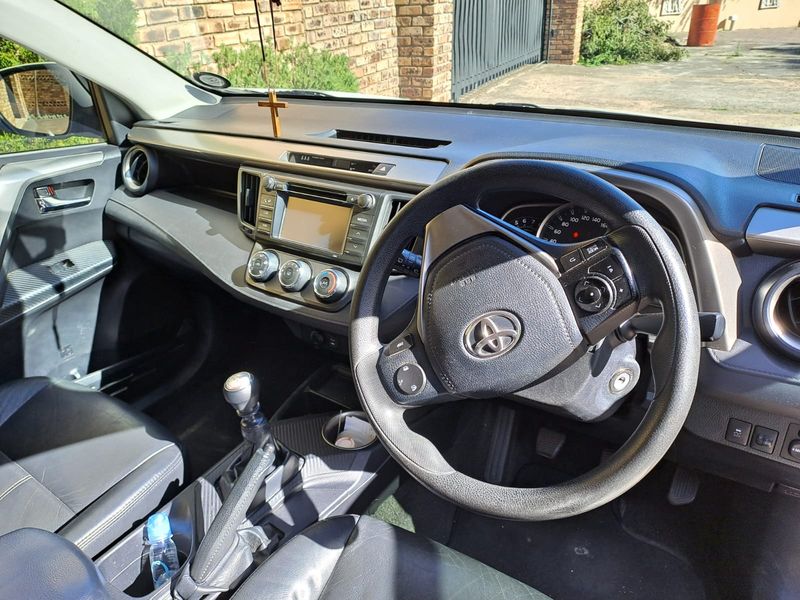 Toyota RAV4 • 2013 • 277,000 km 6