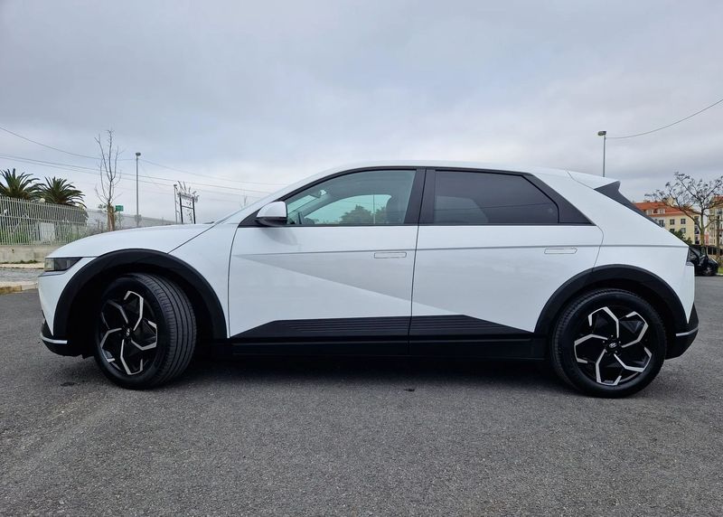 Hyundai Ioniq Electric • 2022 • 21,000 km 3