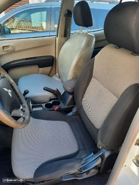 Mitsubishi L200 Pick up • 2011 • 370,000 km 3