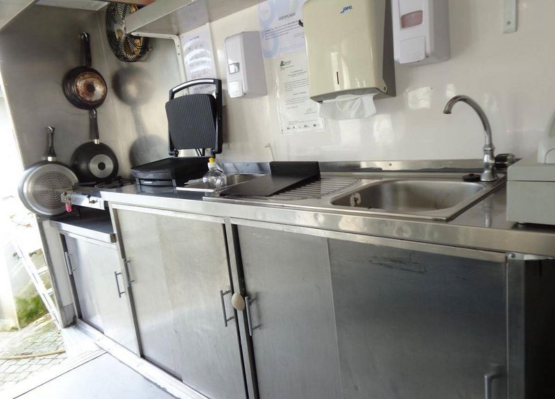 Mitsubishi Fuso canter • 2005 • 90,000 km 3