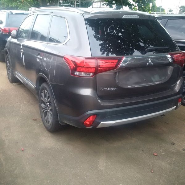 Mitsubishi Outlander • 2016 • 21 km 3