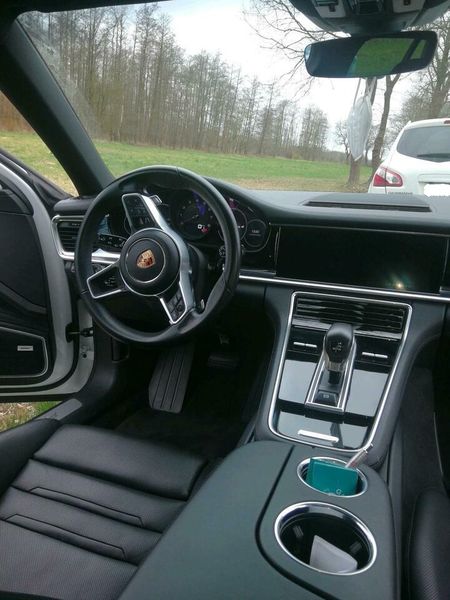 Porsche Panamera • 2018 • 82,000 km 5