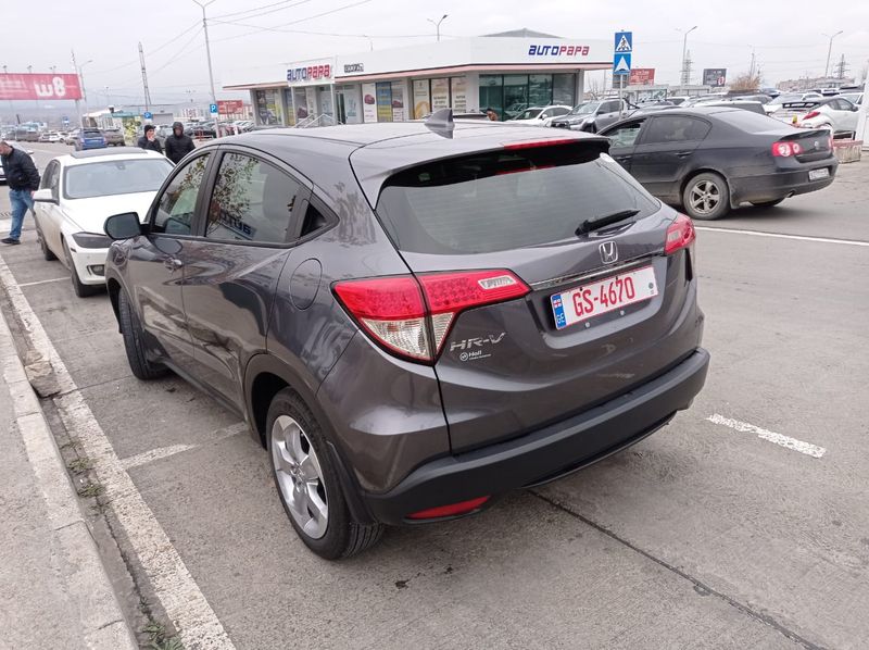 Honda HR-V • 2021 • 9,000 mi 2