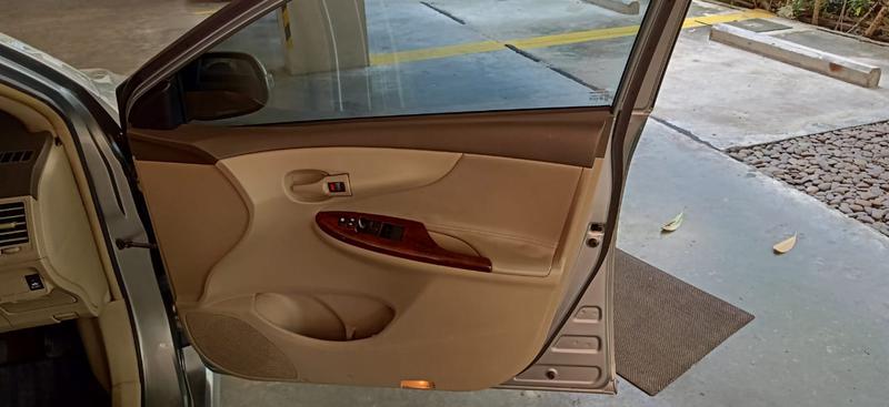 Toyota Corolla • 2009 • 180,000 km 6