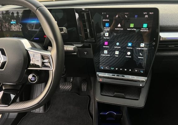 Renault Mégane • 2023 • 16,000 km 27