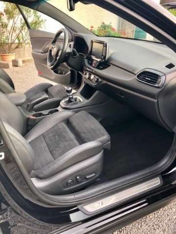 Hyundai i30 • 2018 • 69,900 km 5