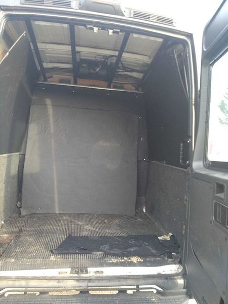 Mercedes-Benz 210 Van • 2010 • 90,000 km 5