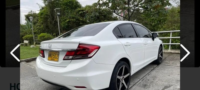 Honda Civic • 2013 • 113,000 km 3