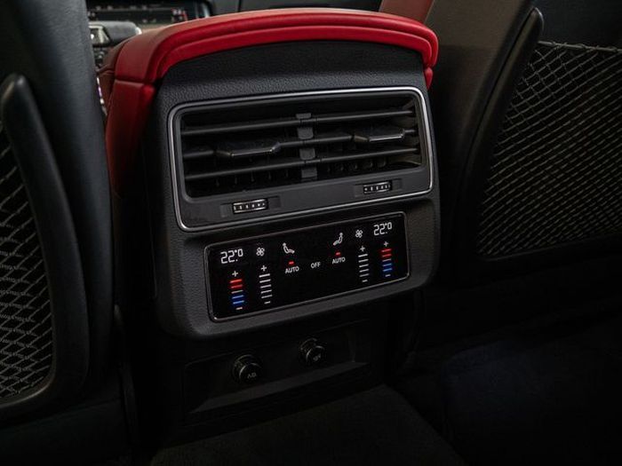 Audi SQ8 • 2021 • 88,000 km 12