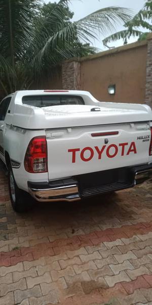 Toyota Hilux • 2018 • 52 km 5