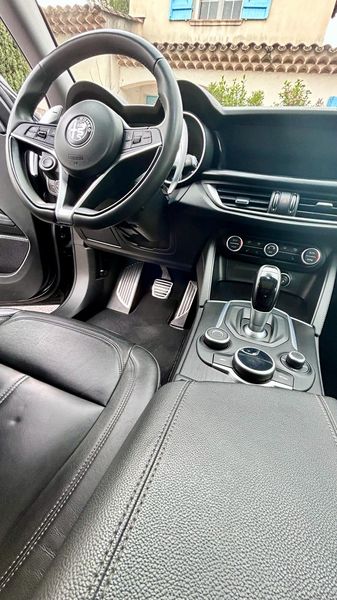 Alfa Romeo Stelvio • 2019 • 82,500 km 6