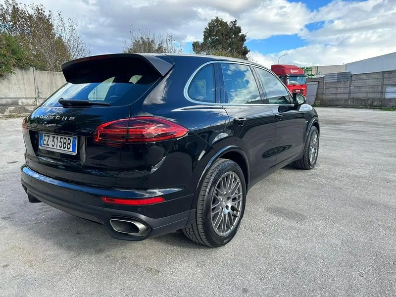 Porsche Cayenne • 2015 • 300,000 km 1