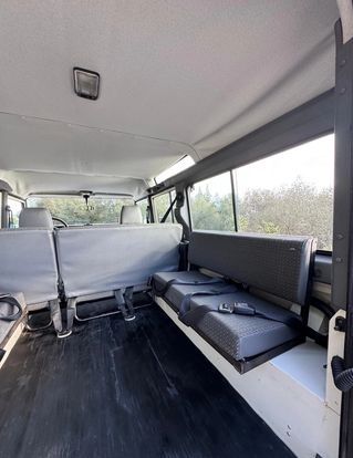 Land Rover Defender • 1998 • 72,000 km 14