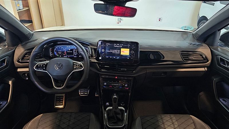 Volkswagen T-Cross • 2023 • 18,456 km 2