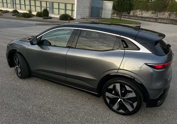 Renault Mégane • 2023 • 16,000 km 1