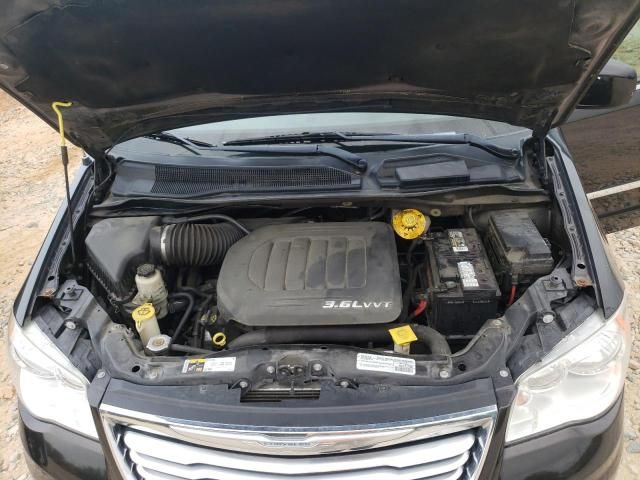 Chrysler Town & Country • 2015 • 10,000 mi 11