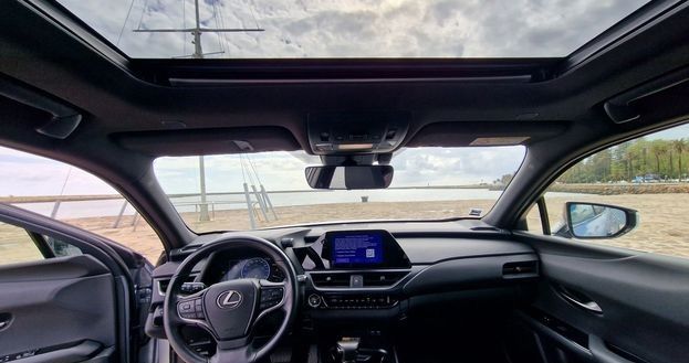 Lexus UX • 2022 • 44,000 km 2