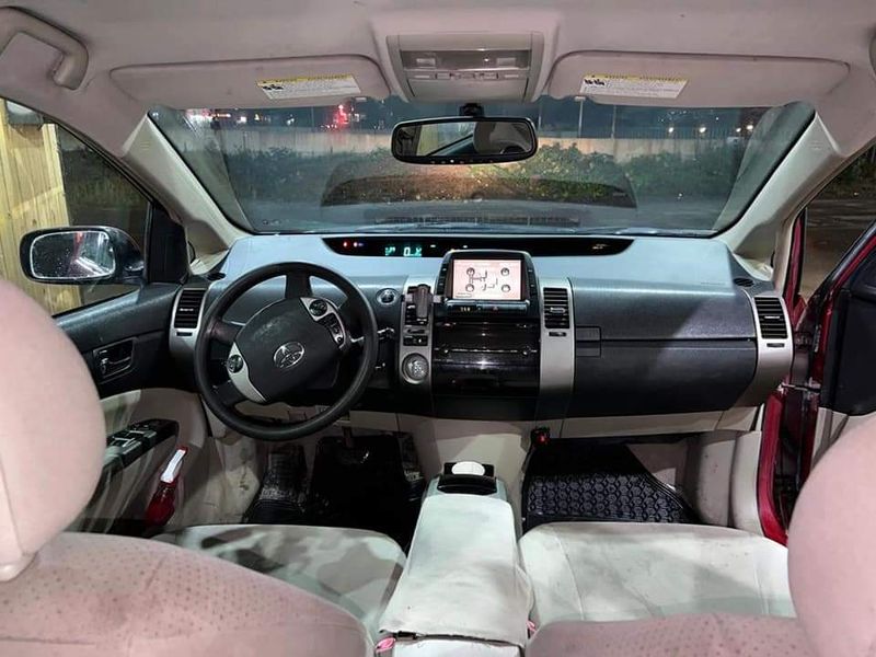 Toyota Prius • 2008 • 350,000 km 2