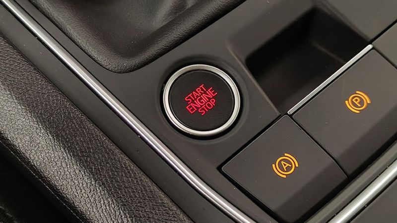 Seat Leon • 2024 • 25,765 km 9