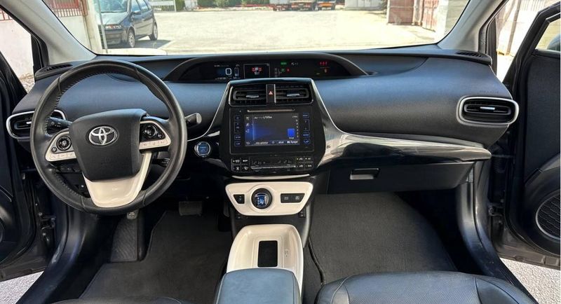 Toyota Prius • 2016 • 110,000 km 3