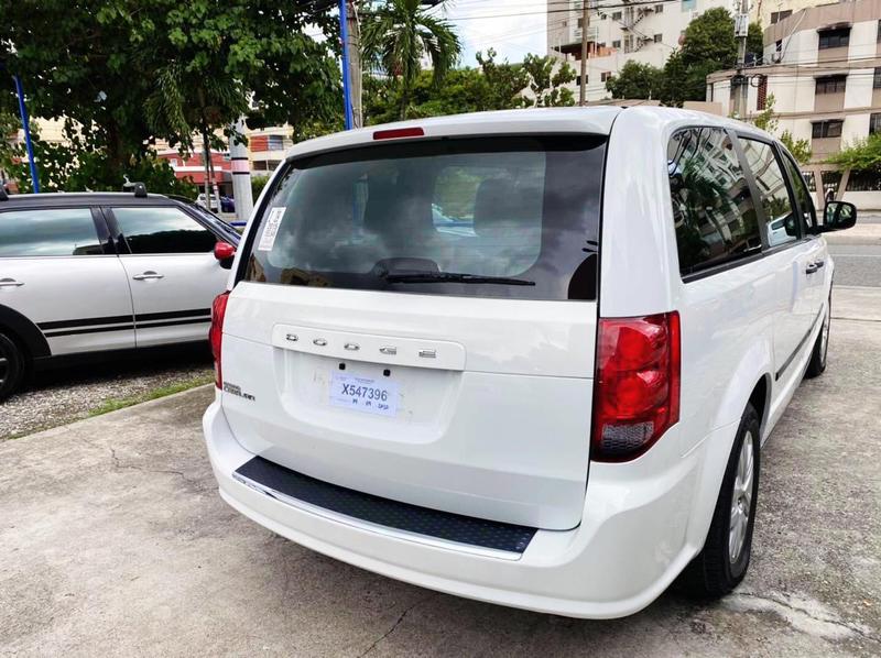 Dodge Grand Caravan • 2015 • 111,000 km 1