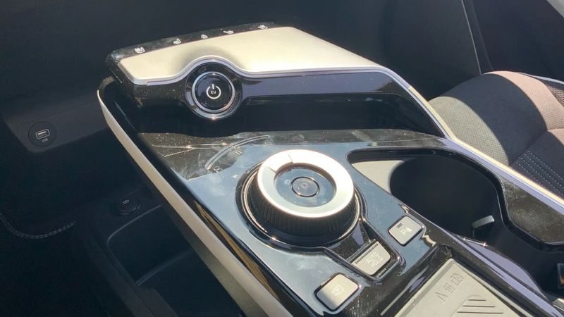 Kia K5 • 2024 • 2,235 km 9