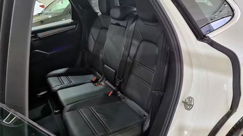 Porsche Cayenne • 2018 • 88,242 km 13