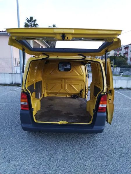 Mercedes-Benz 210 Van • 1999 • 280,000 km 2